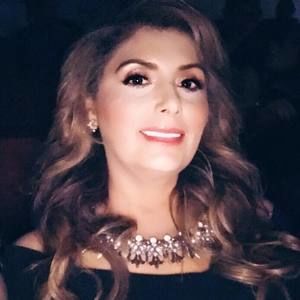 Meet your Posher, Dina